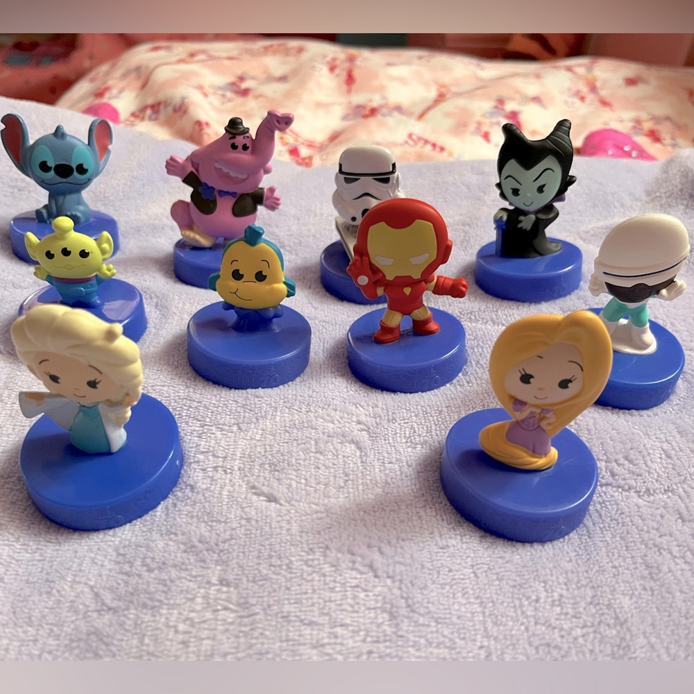 Lot of 10 Disneyland McDonalds toys
